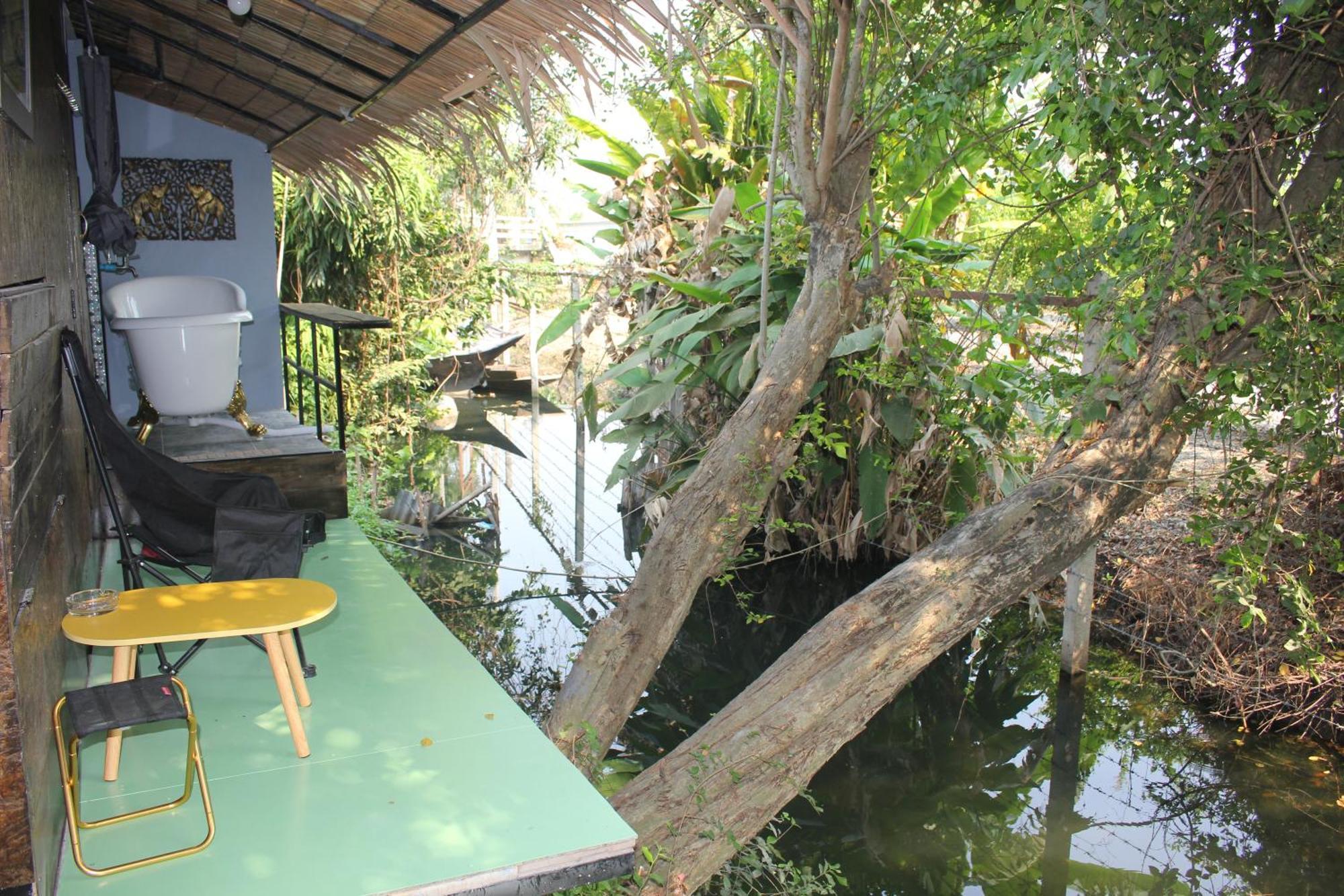 Do Dee Cafe Bangkok Hostel Exterior photo